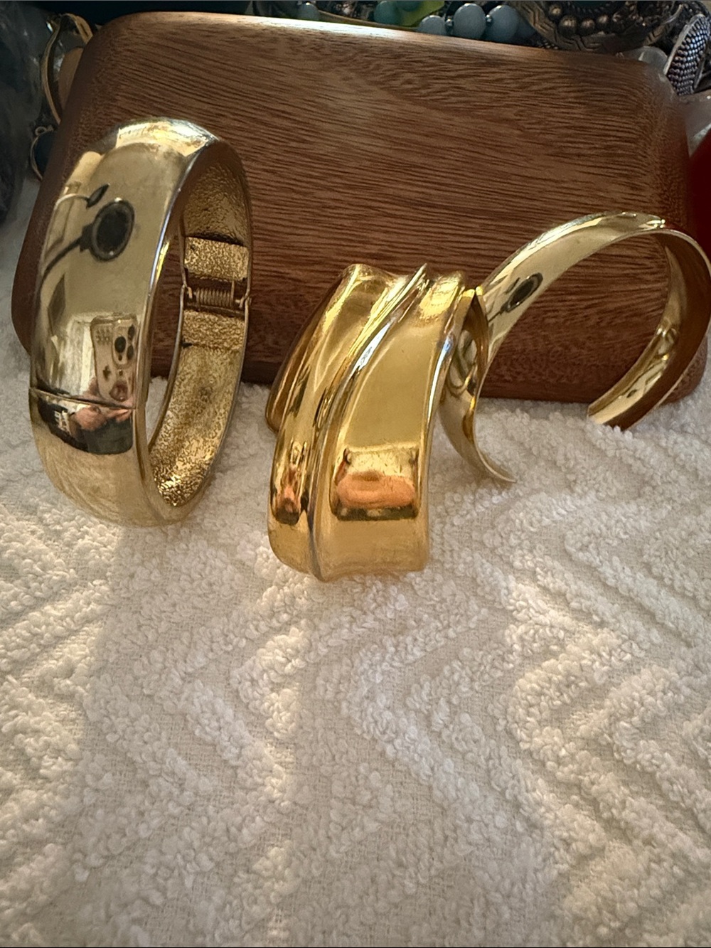 One Napier Gold Tone Cuff Bracelets 2 Other Unbranded